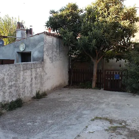 House With A Parking Space Pomer, - 7344 *